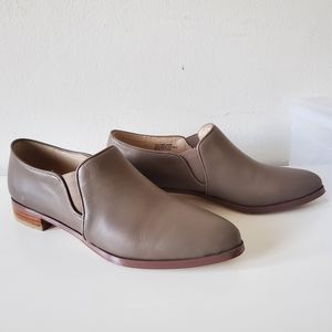 Maiden Lane leather ankle bootie - size 7